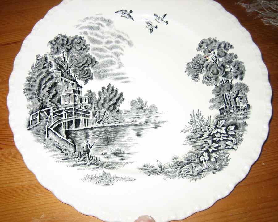 Meadow Brook Black Dinner Plate by Grindley-1