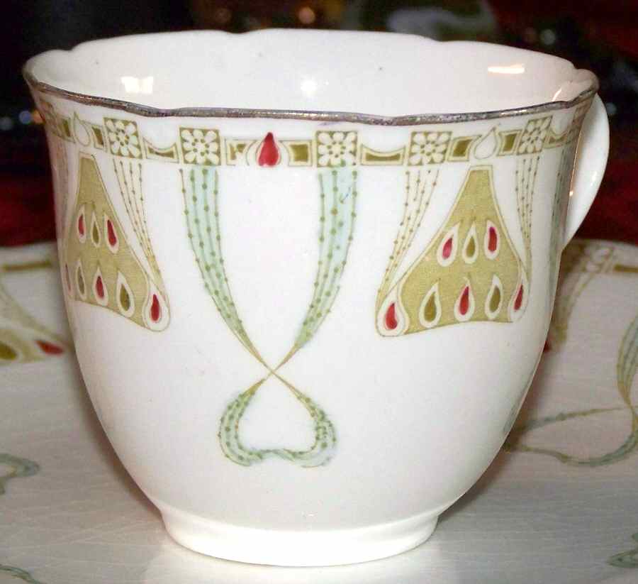 GRI407 Footed Cup by Grindley-1