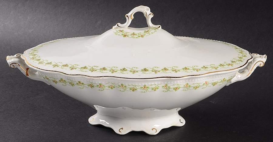 Ivy Oval Covered Vegetable by Grindley-1