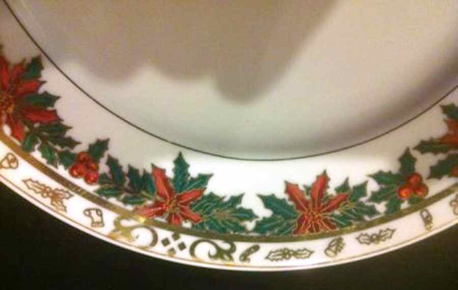 Golden Holiday Dinner Plate by Global Designs-1