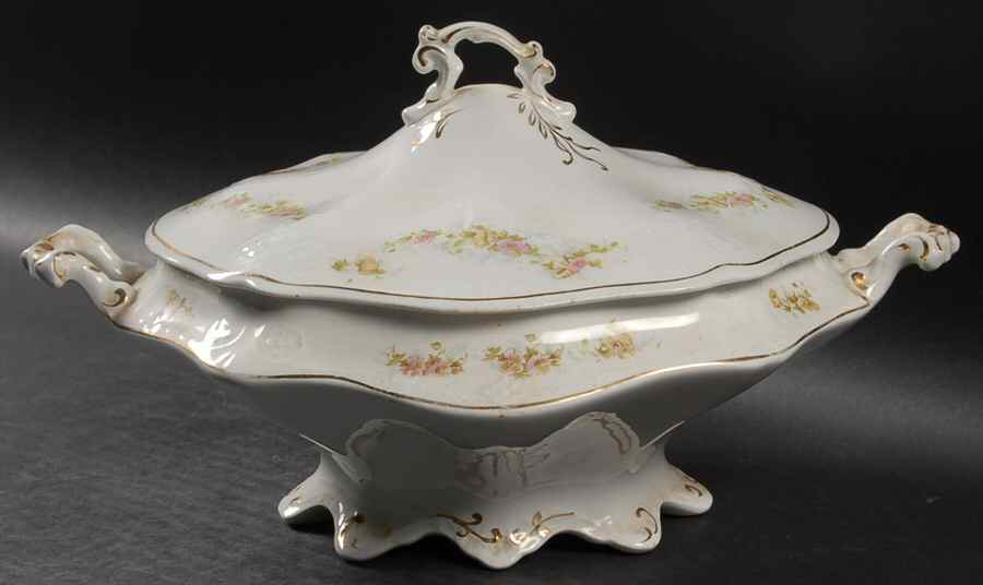 GRI417 Round Covered Vegetable by Grindley-1