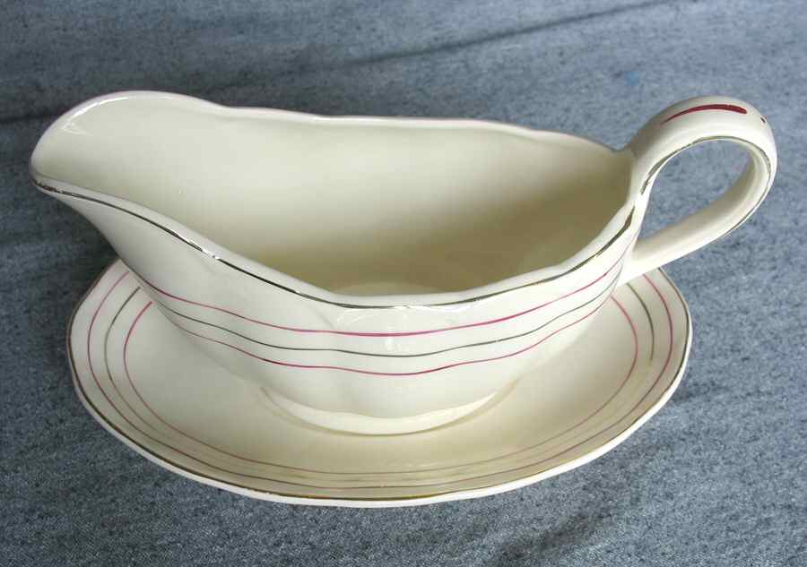 GRI419 Gravy Boat & Underplate by Grindley-1