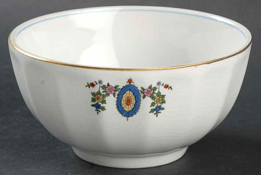 GLC8 Cranberry Bowl by Globe China (USA)-1