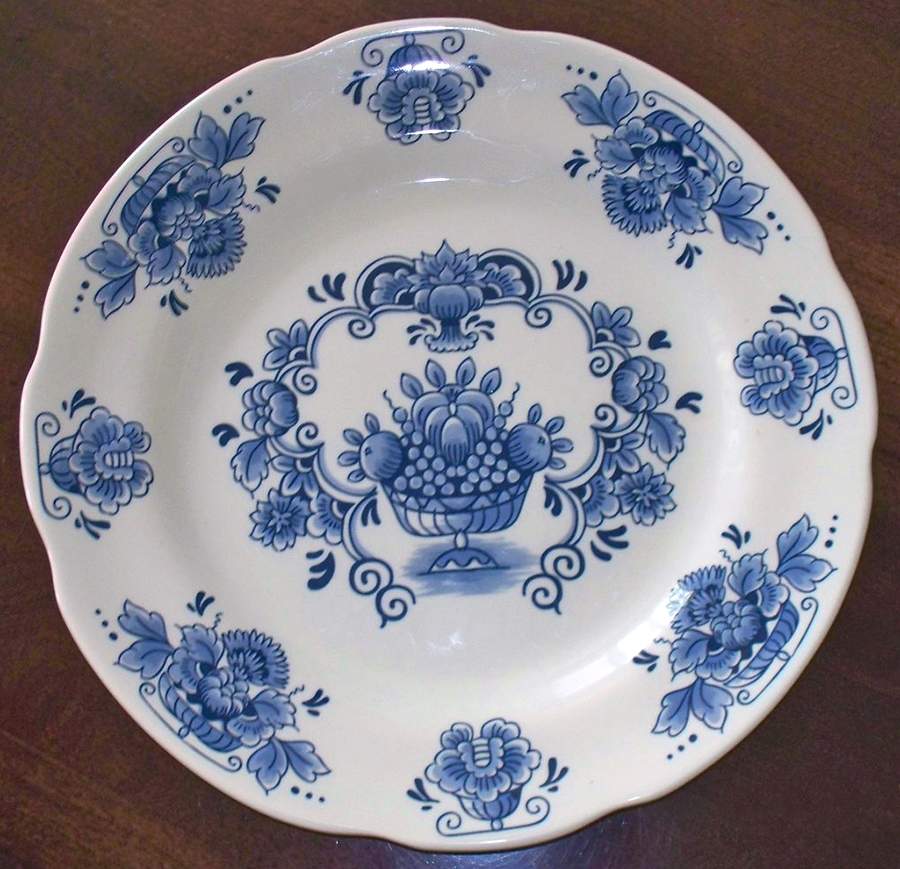 Nieuw Delft Dinner Plate by Royal Goedewaagen-1
