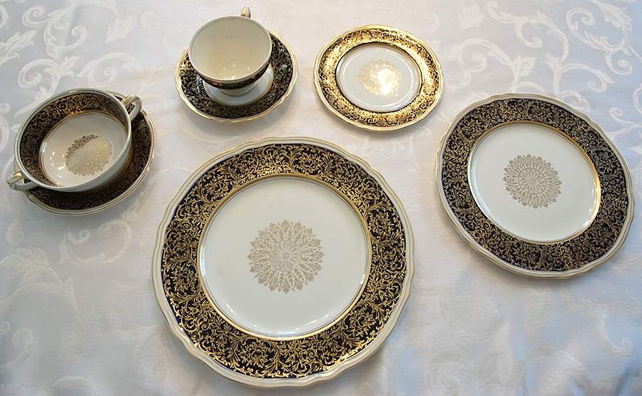 Warwick Blue Dinner Plate by Grindley-1