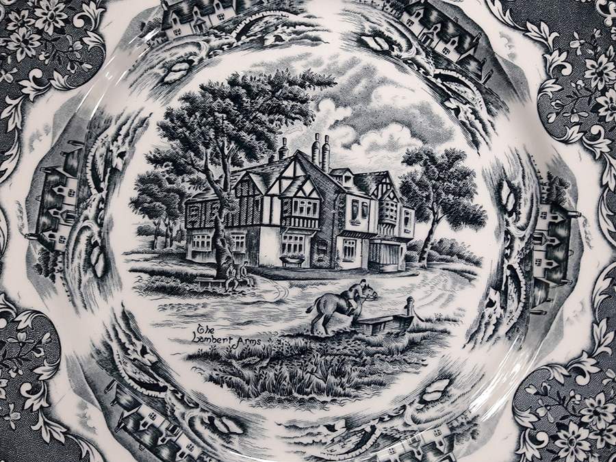 English Country Inns Black Dinner Plate by Grindley-1