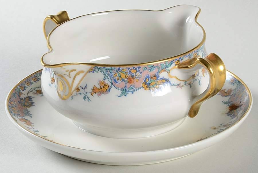 Schleiger 268a Gravy Boat with Attached Underplate by Haviland-1
