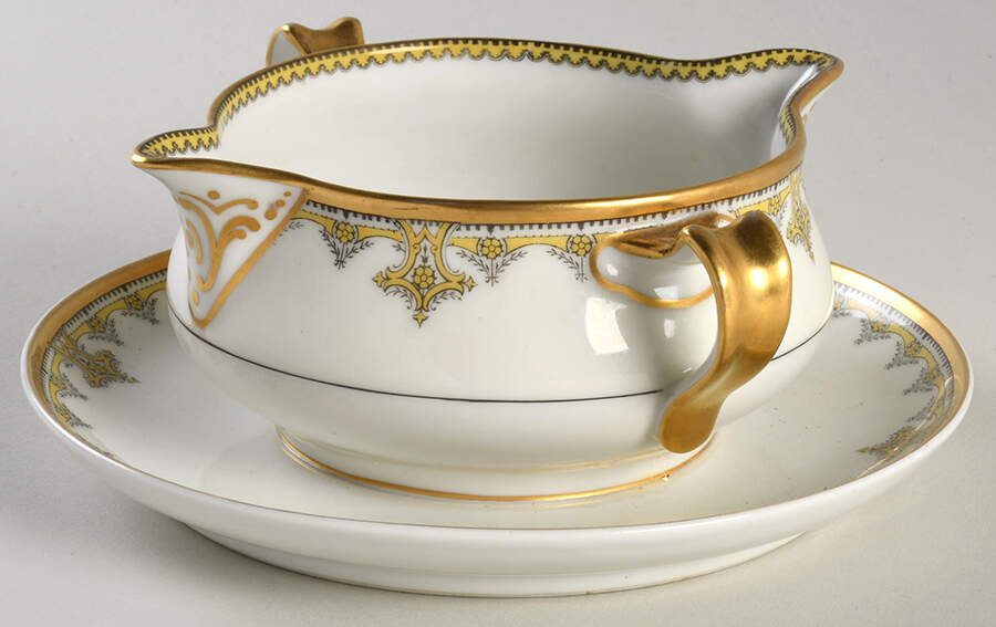 Schleiger 283 Gravy Boat with Attached Underplate by Haviland-1