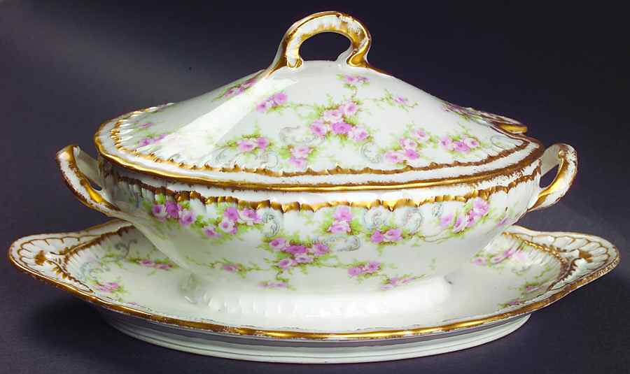 Schleiger 340 Gravy Boat w/Attached Underplate & Lid by Haviland-1