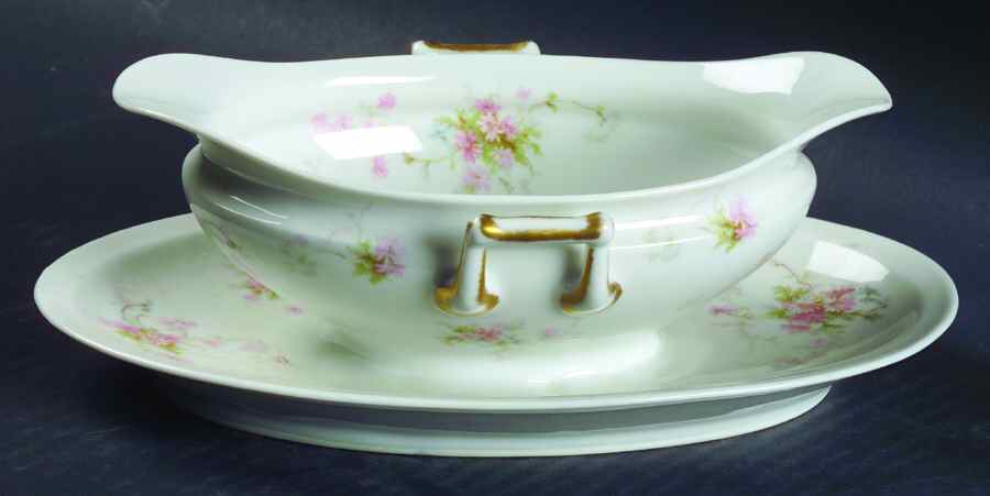 Schleiger 839 Gravy Boat with Attached Underplate by Haviland-1