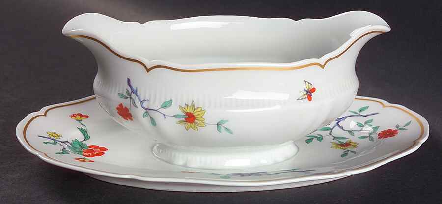 Shalimar Gravy Boat with Attached Underplate by Haviland-1