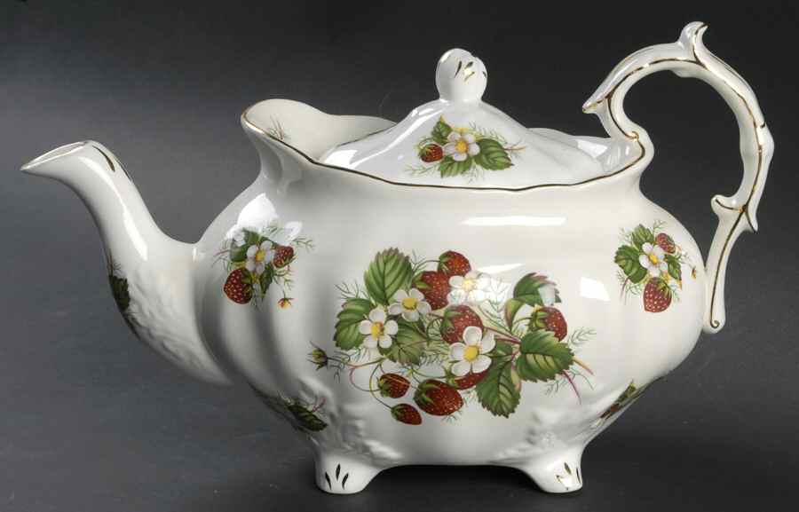 Strawberry Ripe (Small Scallops On Edge) Teapot & Lid by Hammersley-1
