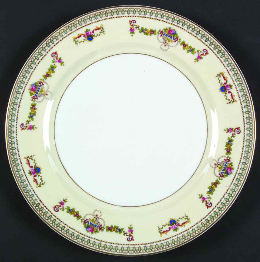 Beverly Dinner Plate by Heinrich - H&C-1