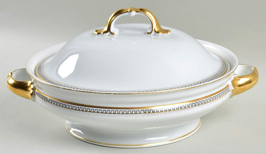 HC17 Round Covered Vegetable by Heinrich - H&C-1