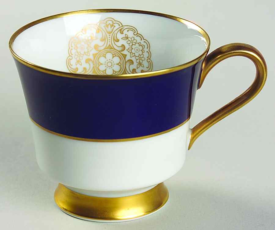 HC292 Footed Cup by Heinrich - H&C-1