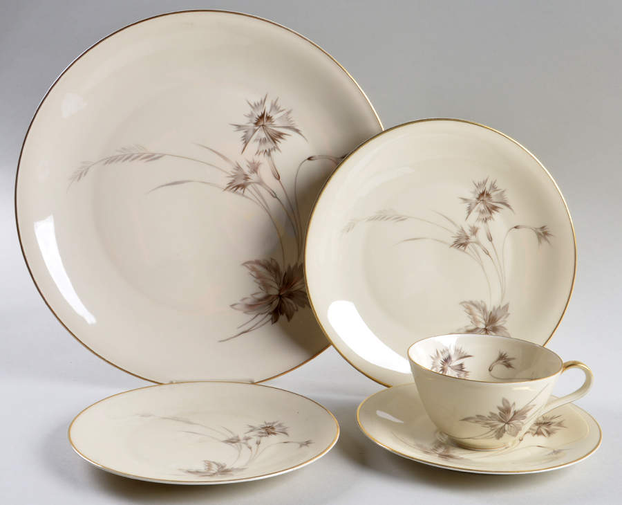 Sepia (Ivory, Gold Trim) 5 Piece Place Setting by Heinrich - H&C-1