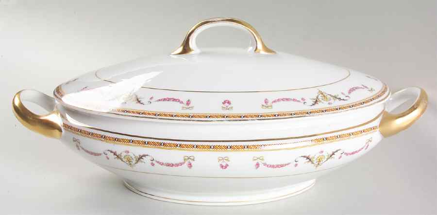 St Germaine (White Body) Oval Covered Vegetable by Heinrich - H&C-1
