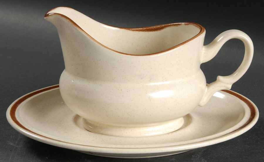 Springtime Gravy Boat & Underplate by Hearthside-1