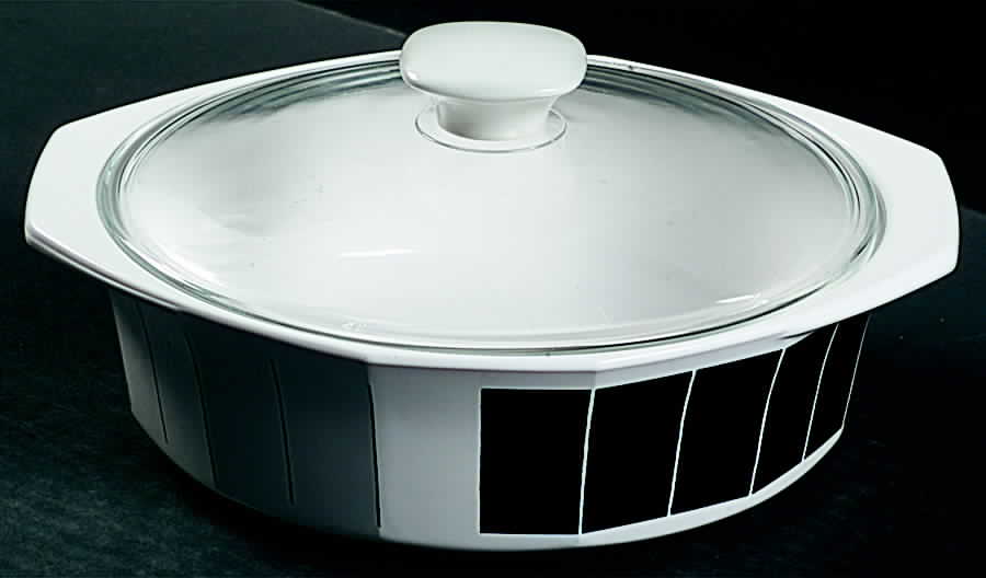 Counterpoint Black 1.25 Qt Round Covered Casserole by Daniel Hechter-1