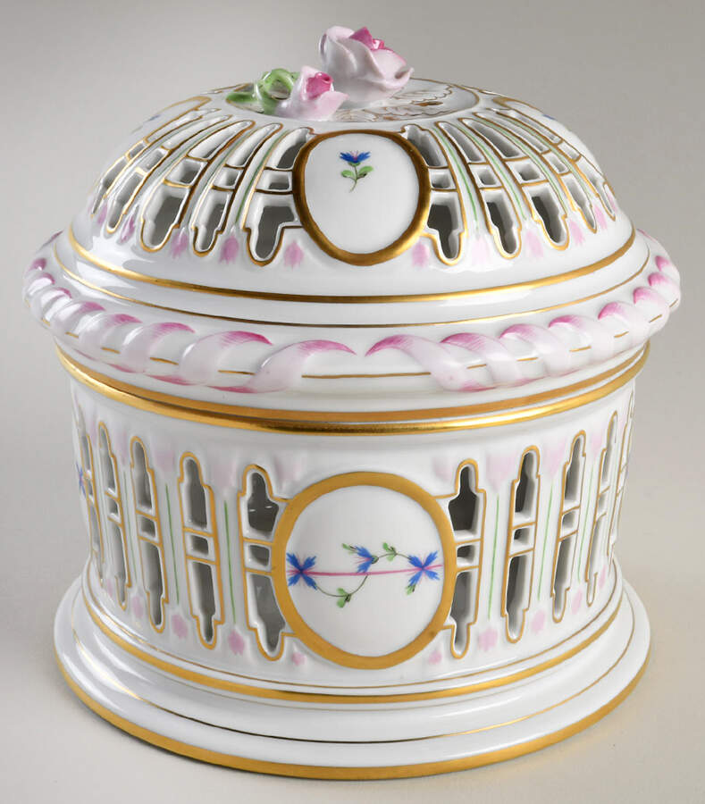 Blue Garland (PBG) Openwork Biscuit Box & Lid by Herend-1
