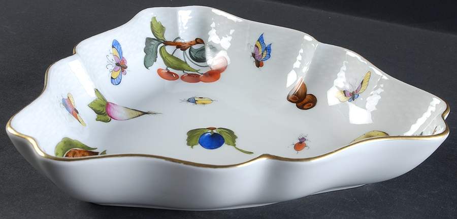 Market Garden (FR) 10" Triangular Vegetable Bowl by Herend-1