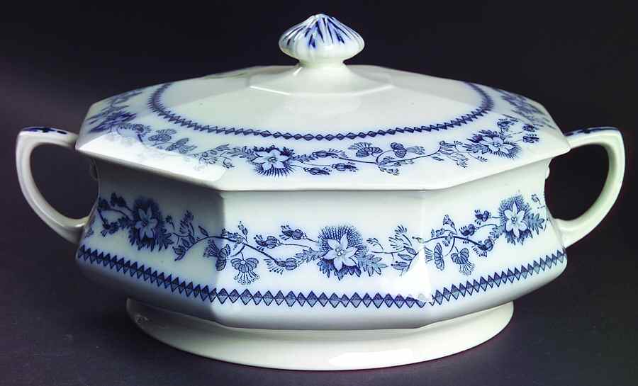 Canterbury Round Covered Vegetable by Hollinshead & Kirkham-1