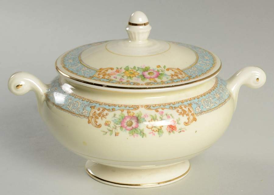 Blue Dawn Sugar Bowl & Lid by Homer Laughlin -1