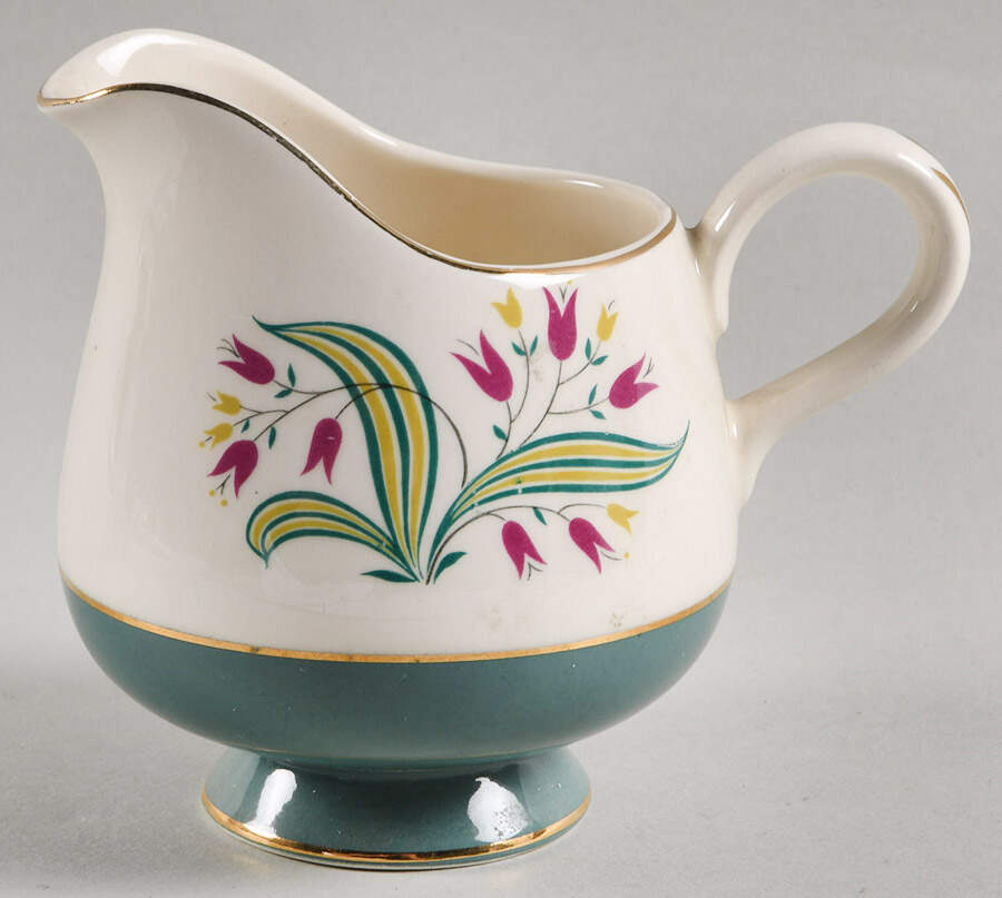 CV20 Creamer by Homer Laughlin -1