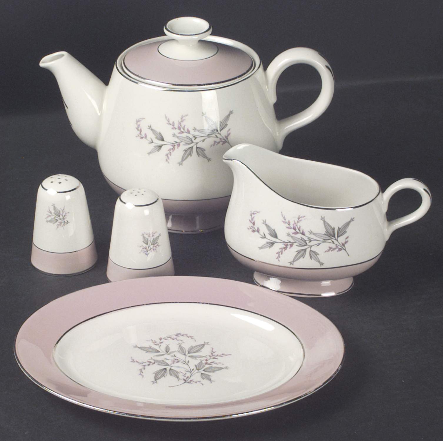 Barclay Relish/Gravy Underplate by Homer Laughlin -1