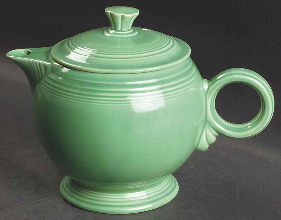 Fiesta Light Green (Older) Large Tea Pot & Lid by Homer Laughlin -1