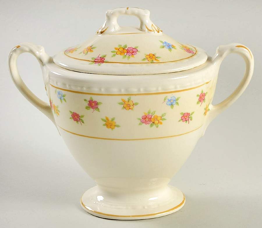 Moselle (Eggshell Georgian) Sugar Bowl & Lid by Homer Laughlin -1