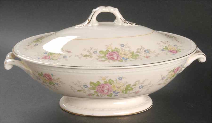 G3351-G3444 Oval Covered Vegetable by Homer Laughlin -1