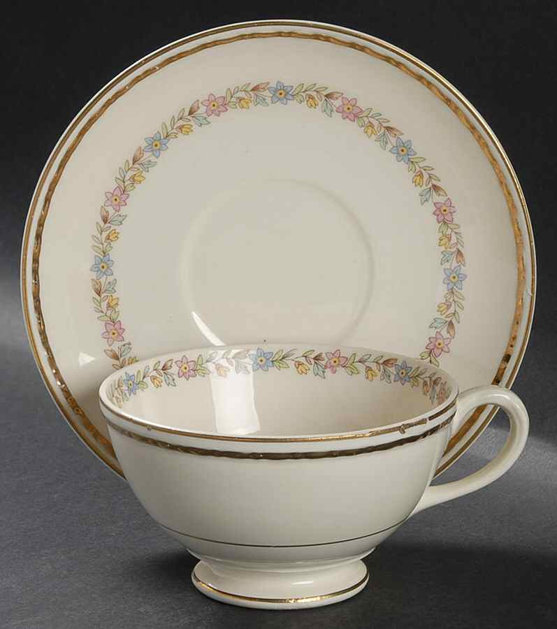 G3388 Footed Cup & Saucer Set by Homer Laughlin -1