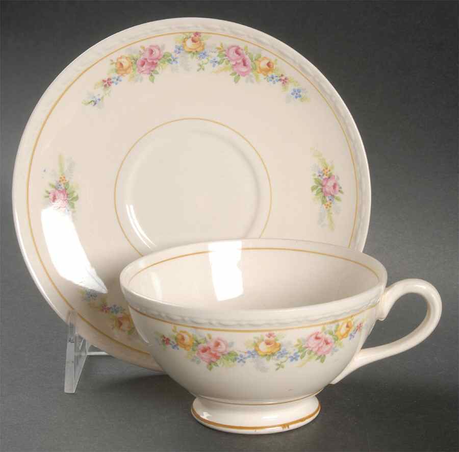 G3466 Footed Cup & Saucer Set by Homer Laughlin -1