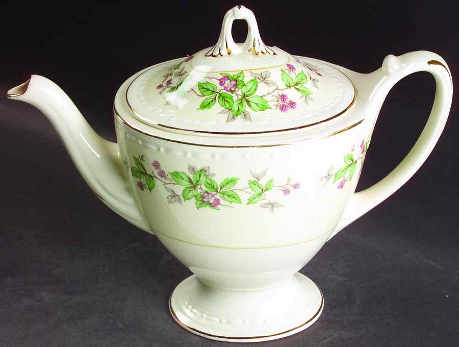 Greenbriar Teapot & Lid by Homer Laughlin -1