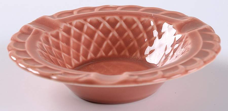 Harlequin Rose 4" Ashtray by Homer Laughlin -1
