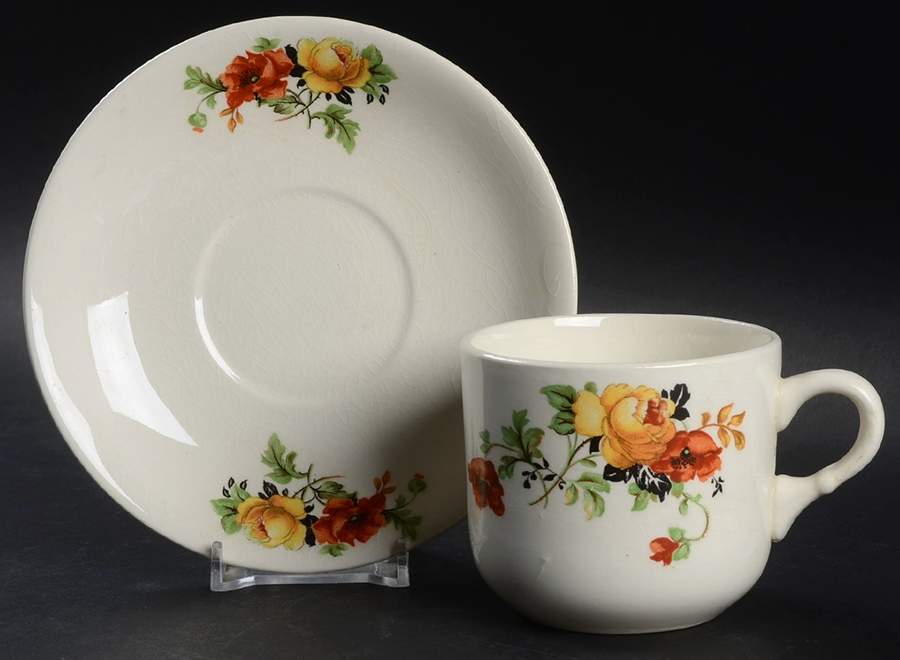 K4124 Flat Cup & Saucer Set by Homer Laughlin -1
