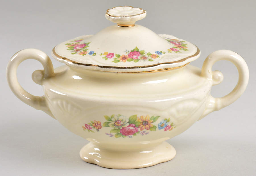 M211 Sugar Bowl & Lid by Homer Laughlin -1