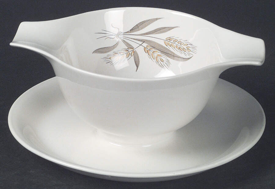 JCP131 Gravy Boat with Attached Underplate by Homer Laughlin -1