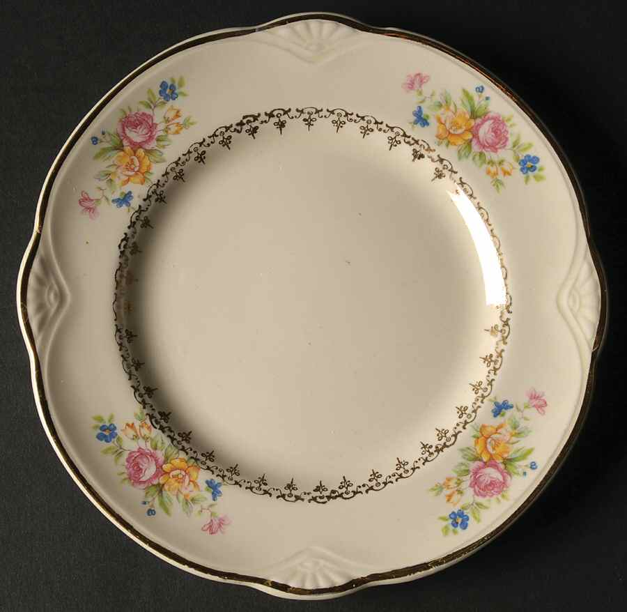 M208 (Marigold Shape) Bread & Butter Plate by Homer Laughlin -1