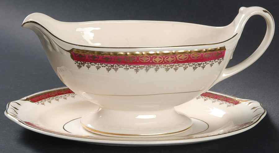 Monarch Gravy Boat & Underplate/Relish by Homer Laughlin -1