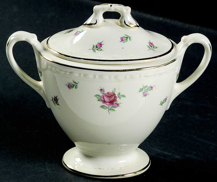 Rambler Rose (Eggshell Georgian, American Vogue) Sugar Bowl & Lid by Homer Laughlin -1