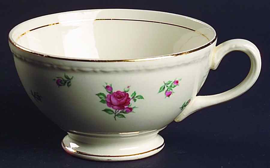Rambler Rose (Eggshell Georgian, American Vogue) Footed Cup by Homer Laughlin -1