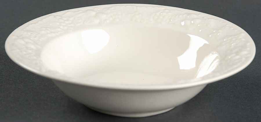 Theme Off White (Eggshell) Rim Fruit/Dessert (Sauce) Bowl by Homer Laughlin -1