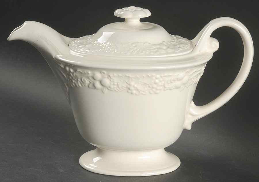 Theme Off White (Eggshell) Teapot & Lid by Homer Laughlin -1