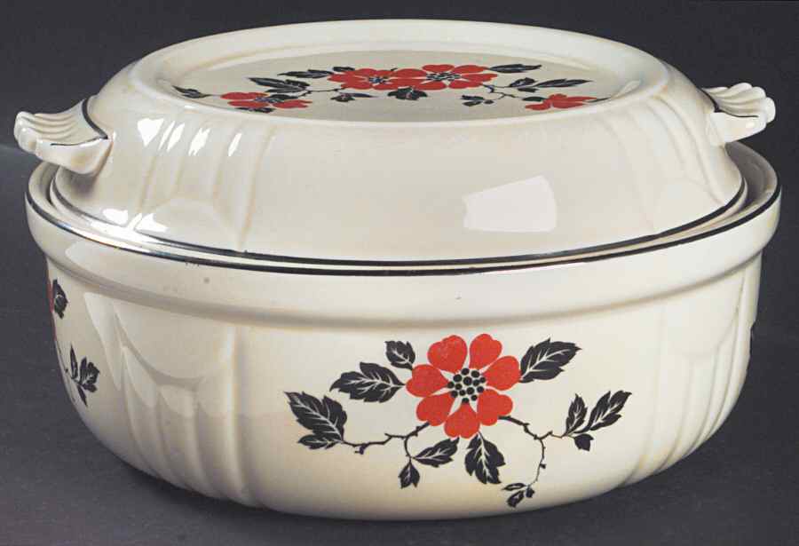 Red Poppy (Platinum Ring) 1.5 Quart Radiance Casserole with Lid by Hall-1