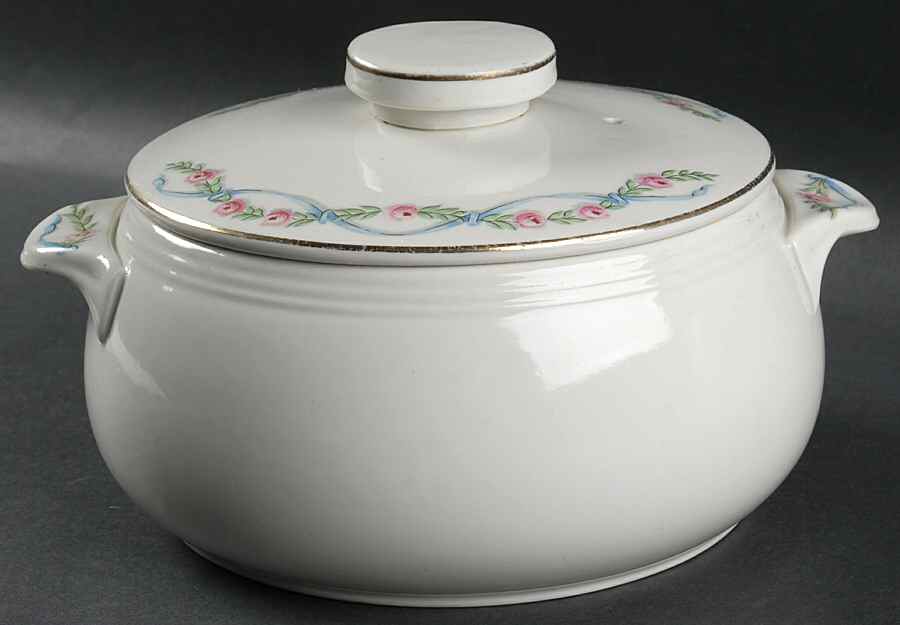 Wildfire (Gold Trim) 2.5 Qt Round Tab Handle Covered Casserole by Hall-1