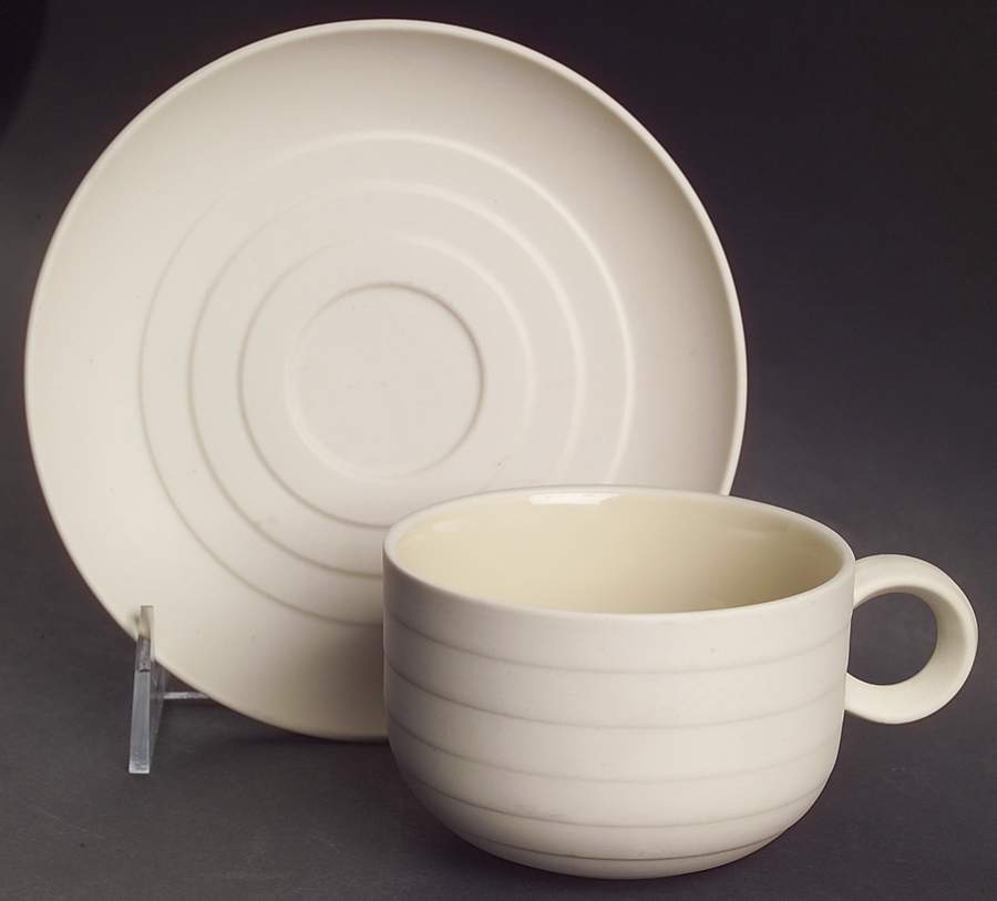 Concept Flat Cup & Saucer Set by Hornsea-1