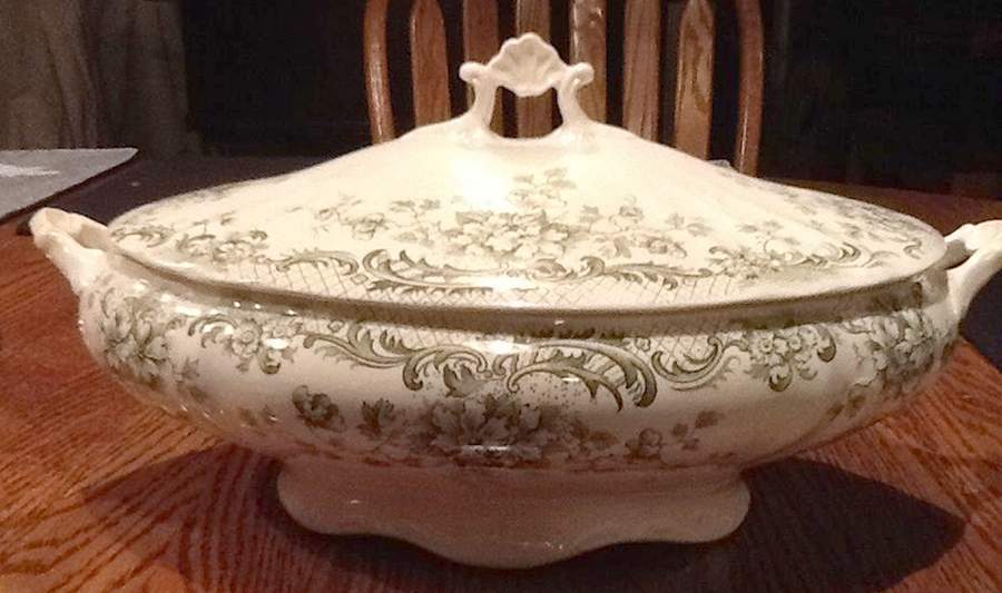 Maine Green Oval Covered Vegetable by Wm Hulme-1