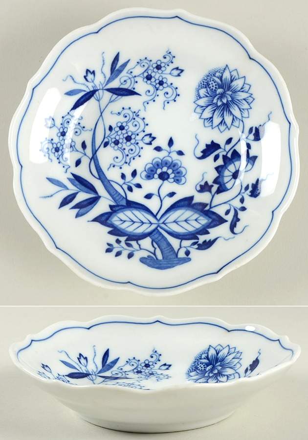 Blue Onion Saucer for Breakfast Cup by Hutschenreuther-1